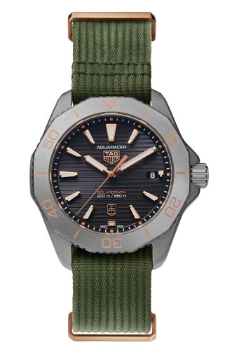 TAG Heuer Aquaracer Professional 200 Time + Tide Sundowner